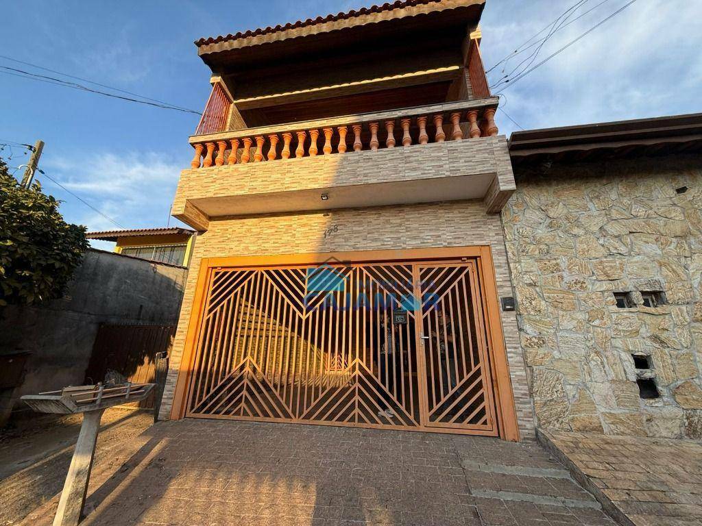 Casa com 3 dormitórios à venda, 250 m² por R$ 1.100.000,00 - Guaturinho - Cajamar/SP